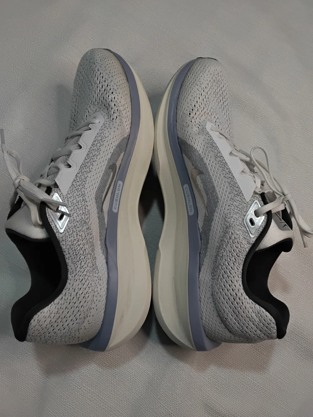 Nike Winflo 11 Men's Lightweight Running Sneakers in Gray and White Sz 11.
